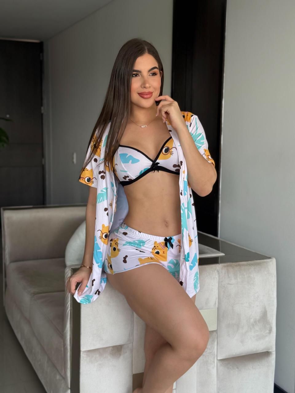 TRIO PAJAMAS WITH SEXY LIFTERS